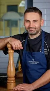 le chef damien avec son poivrier personnel